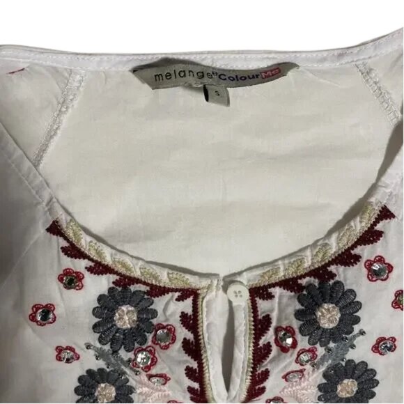 Women’s White Embroidered Bell Sleeve Slit Front Top Small - Picture 3 of 10